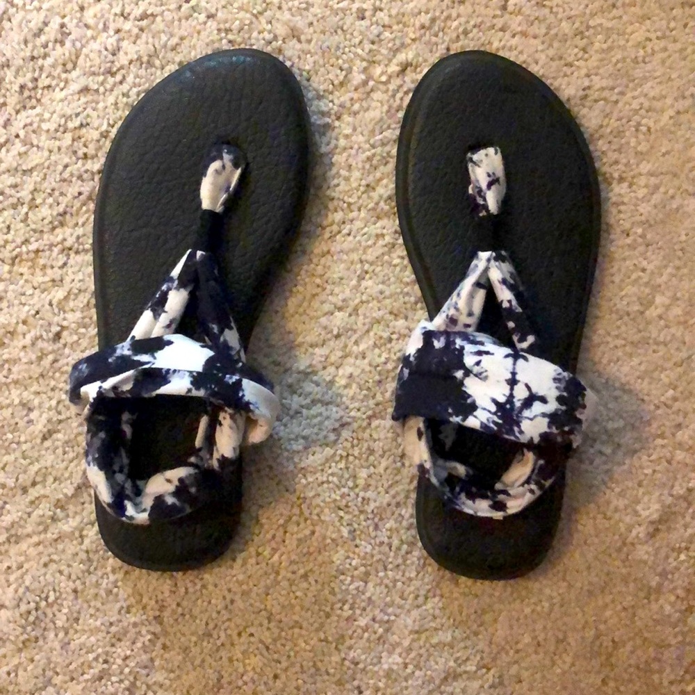 Sanuk flip flop